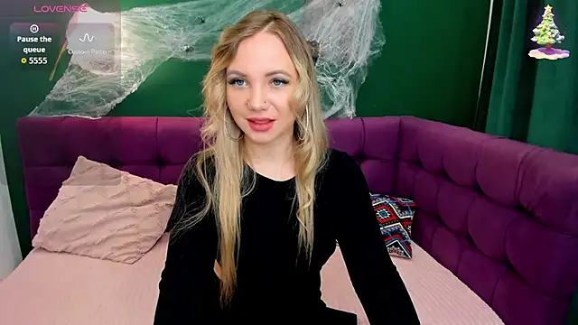 EvaMoran online show from 10-23-25, 01:37