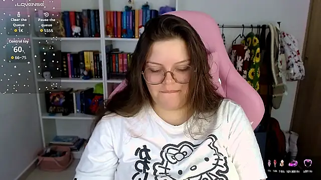 Snapshot of Gabiwaifu chatting on 10-15-25, 01:19 Gabiwaifu online show from 10-15-25, 01:19