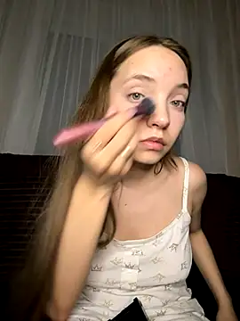 Snapshot of BarbaraFantasy chatting on 10-17-25, 07:59 BarbaraFantasy online show from 10-17-25, 07:59