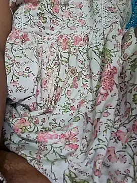Snapshot of Priya_Bong chatting on 06-17-26, 01:16 Priya Bong online show from 06-17-26, 01:16