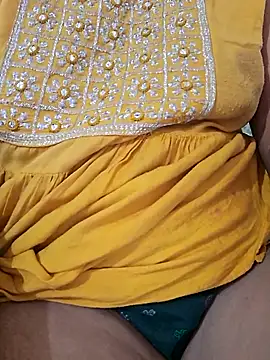Snapshot of Priya_Bong chatting on 06-15-26, 02:12 Priya Bong online show from 06-15-26, 02:12