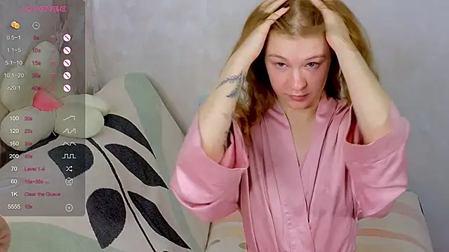 Snapshot of TrissMerigold9 chatting on 10-30-25, 09:18 TrissMerigold9 online show from 10-30-25, 09:18