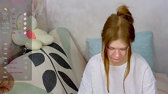 Snapshot of TrissMerigold9 chatting on 10-28-25, 09:19 TrissMerigold9 online show from 10-28-25, 09:19