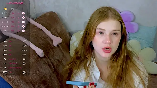 Snapshot of TrissMerigold9 chatting on 10-10-25, 06:42 TrissMerigold9 online show from 10-10-25, 06:42