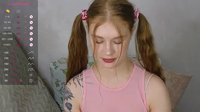 Snapshot of TrissMerigold9 chatting on 03-04-25, 08:16 TrissMerigold9 online show from 03-04-25, 08:16