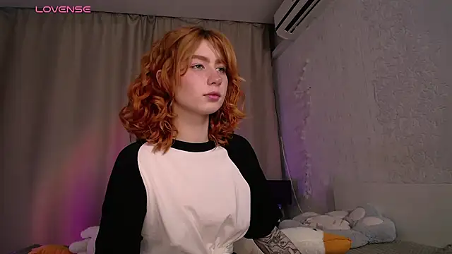 Snapshot of Evaa_Moonn_ chatting on 11-01-25, 06:51 Evaa Moonn online show from 11-01-25, 06:51