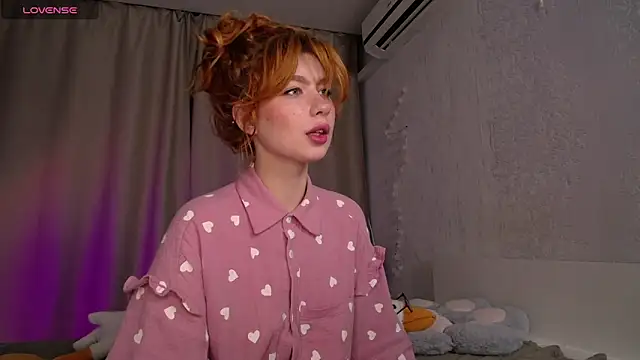 Snapshot of Evaa_Moonn_ chatting on 09-15-25, 11:27 Evaa Moonn online show from 09-15-25, 11:27