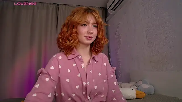 Snapshot of Evaa_Moonn_ chatting on 10-31-25, 01:02 Evaa Moonn online show from 10-31-25, 01:02