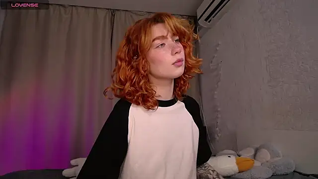 Snapshot of Evaa_Moonn_ chatting on 10-13-25, 05:31 Evaa Moonn online show from 10-13-25, 05:31