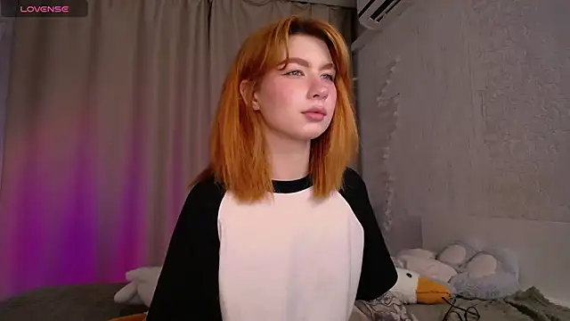 Snapshot of Evaa_Moonn_ chatting on 09-13-25, 11:05 Evaa Moonn online show from 09-13-25, 11:05