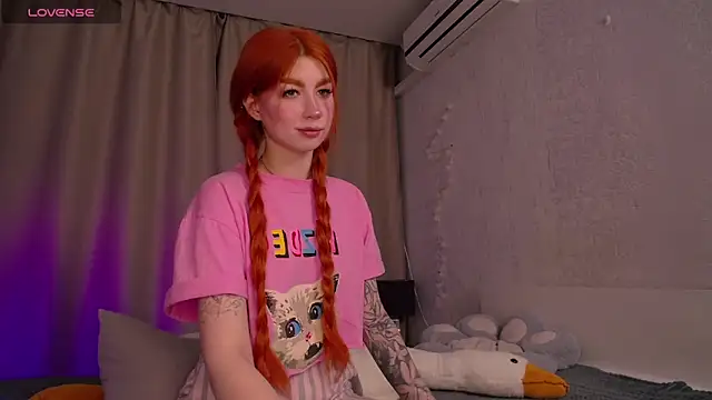 Snapshot of Evaa_Moonn_ chatting on 03-17-25, 12:42 Evaa Moonn online show from 03-17-25, 12:42