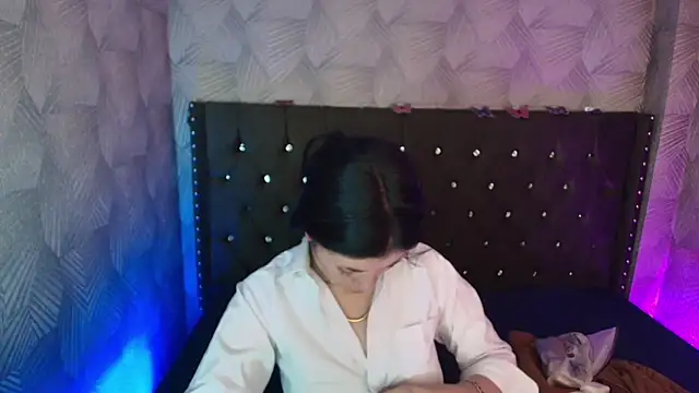 AnnaliOlsenX online show from 05-23-26, 05:34