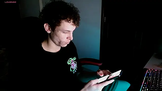 deividcloud36 online show from 05-10-26, 12:14