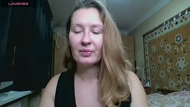 AnnaXLovers online show from 10-30-25, 01:53