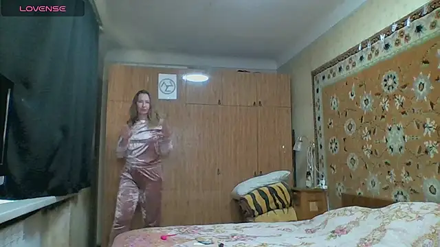 AnnaXLovers online show from 10-12-25, 01:34