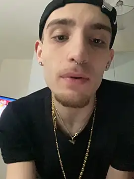 Snapshot of LaMaterialista chatting on 04-01-26, 03:09 LaMaterialista online show from 04-01-26, 03:09