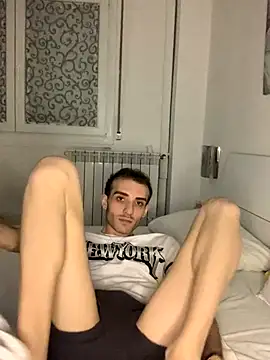 Snapshot of LaMaterialista chatting on 11-17-25, 09:41 LaMaterialista online show from 11-17-25, 09:41