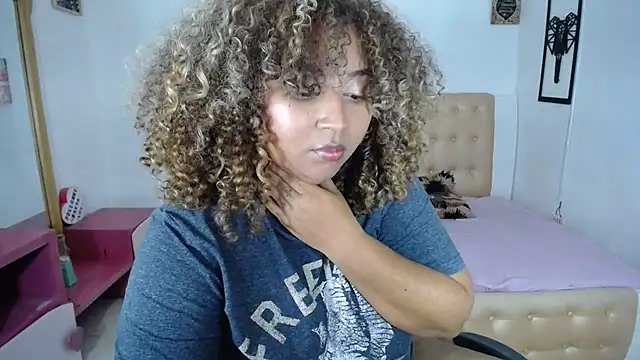 PaolaPau1 online show from 01-17-25, 09:17