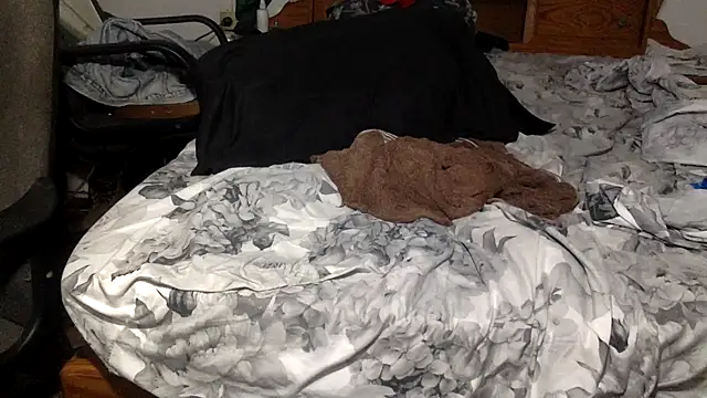 BBC JoyBoi online show from 12-17-25, 11:04