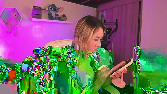 Snapshot of Nataliia_09 chatting on 10-17-25, 02:52 Nataliia 09 online show from 10-17-25, 02:52