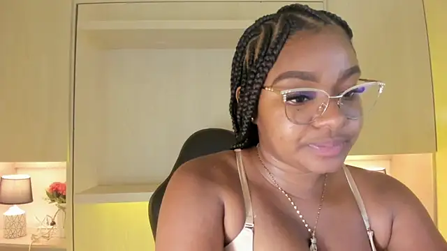 Snapshot of tamaraa_smiith chatting on 12-16-25, 07:40 tamaraa smiith online show from 12-16-25, 07:40