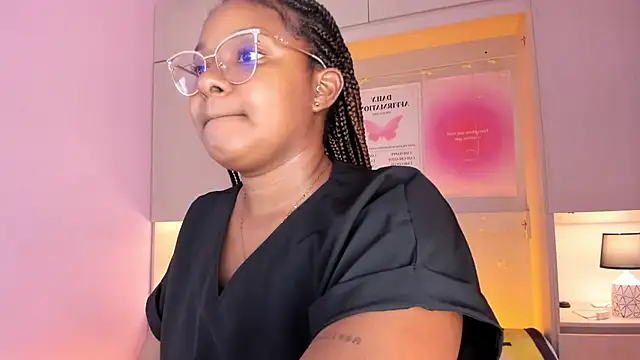 Snapshot of tamaraa_smiith chatting on 09-11-25, 07:36 tamaraa smiith online show from 09-11-25, 07:36