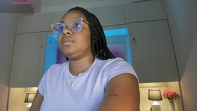 Snapshot of tamaraa_smiith chatting on 05-27-26, 07:54 tamaraa smiith online show from 05-27-26, 07:54