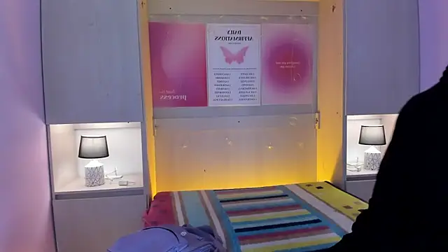 Snapshot of tamaraa_smiith chatting on 09-18-25, 08:01 tamaraa smiith online show from 09-18-25, 08:01