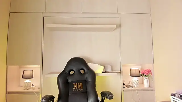 Snapshot of tamaraa_smiith chatting on 01-08-26, 07:42 tamaraa smiith online show from 01-08-26, 07:42