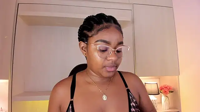 Snapshot of tamaraa_smiith chatting on 11-03-25, 07:39 tamaraa smiith online show from 11-03-25, 07:39