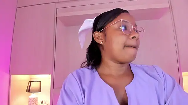 Snapshot of tamaraa_smiith chatting on 11-29-25, 07:47 tamaraa smiith online show from 11-29-25, 07:47