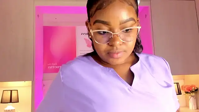 Snapshot of tamaraa_smiith chatting on 12-05-25, 07:34 tamaraa smiith online show from 12-05-25, 07:34