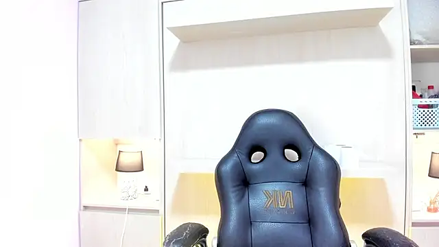 Snapshot of tamaraa_smiith chatting on 10-28-25, 07:46 tamaraa smiith online show from 10-28-25, 07:46