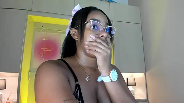 Snapshot of tamaraa_smiith chatting on 11-15-25, 07:40 tamaraa smiith online show from 11-15-25, 07:40