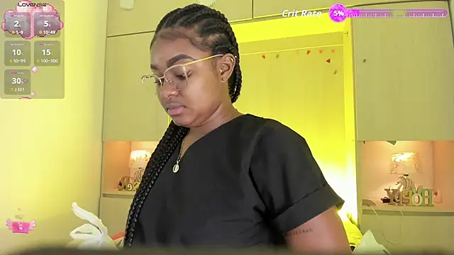 Snapshot of tamaraa_smiith chatting on 10-15-25, 07:44 tamaraa smiith online show from 10-15-25, 07:44