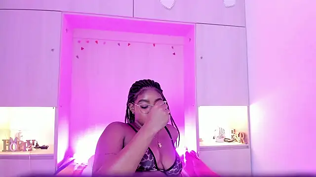 Snapshot of tamaraa_smiith chatting on 09-13-25, 07:58 tamaraa smiith online show from 09-13-25, 07:58