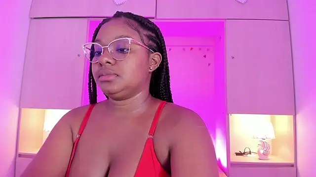 Snapshot of tamaraa_smiith chatting on 01-12-26, 12:34 tamaraa smiith online show from 01-12-26, 12:34