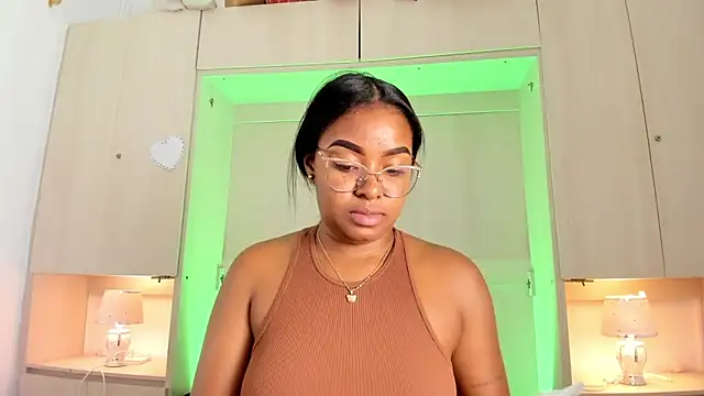 Snapshot of tamaraa_smiith chatting on 05-02-26, 07:41 tamaraa smiith online show from 05-02-26, 07:41