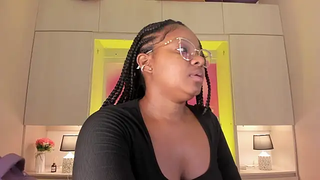 Snapshot of tamaraa_smiith chatting on 01-11-26, 01:18 tamaraa smiith online show from 01-11-26, 01:18