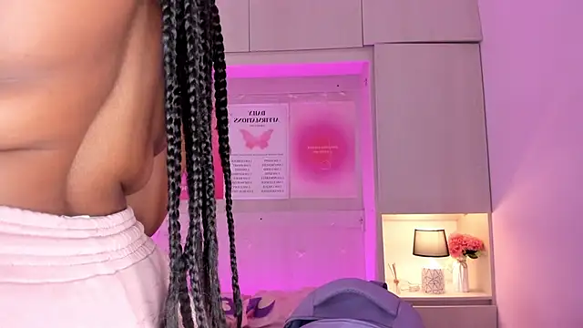 Snapshot of tamaraa_smiith chatting on 09-25-25, 07:53 tamaraa smiith online show from 09-25-25, 07:53