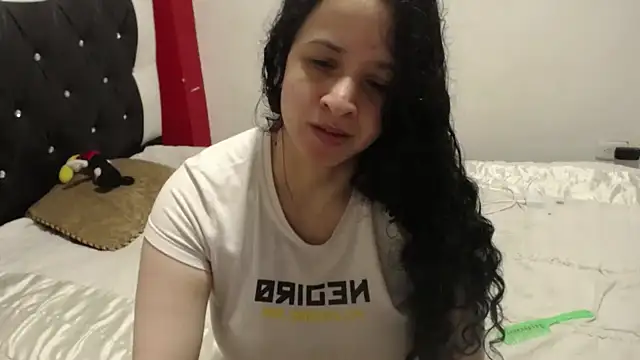 Katty Bones online show from 10-30-25, 02:04