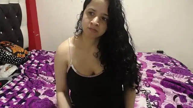 Katty Bones online show from 12-20-25, 04:37