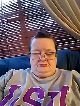 Bayou Woman68 online show from 12-17-25, 08:58