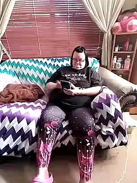 Bayou Woman68 online show from 07-12-26, 10:21