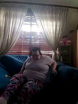 Bayou Woman68 online show from 04-28-26, 06:12