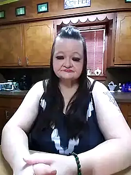 Bayou Woman68 online show from 12-14-25, 05:07