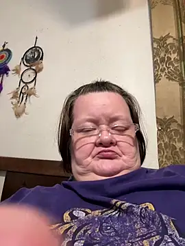 Bayou Woman68 online show from 05-11-26, 04:59