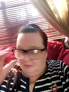 Bayou Woman68 online show from 09-19-25, 06:12