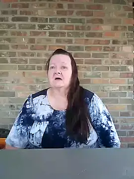 Bayou Woman68 online show from 11-14-25, 08:01