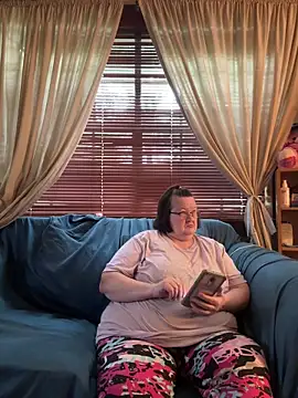 Bayou Woman68 online show from 04-30-26, 05:53